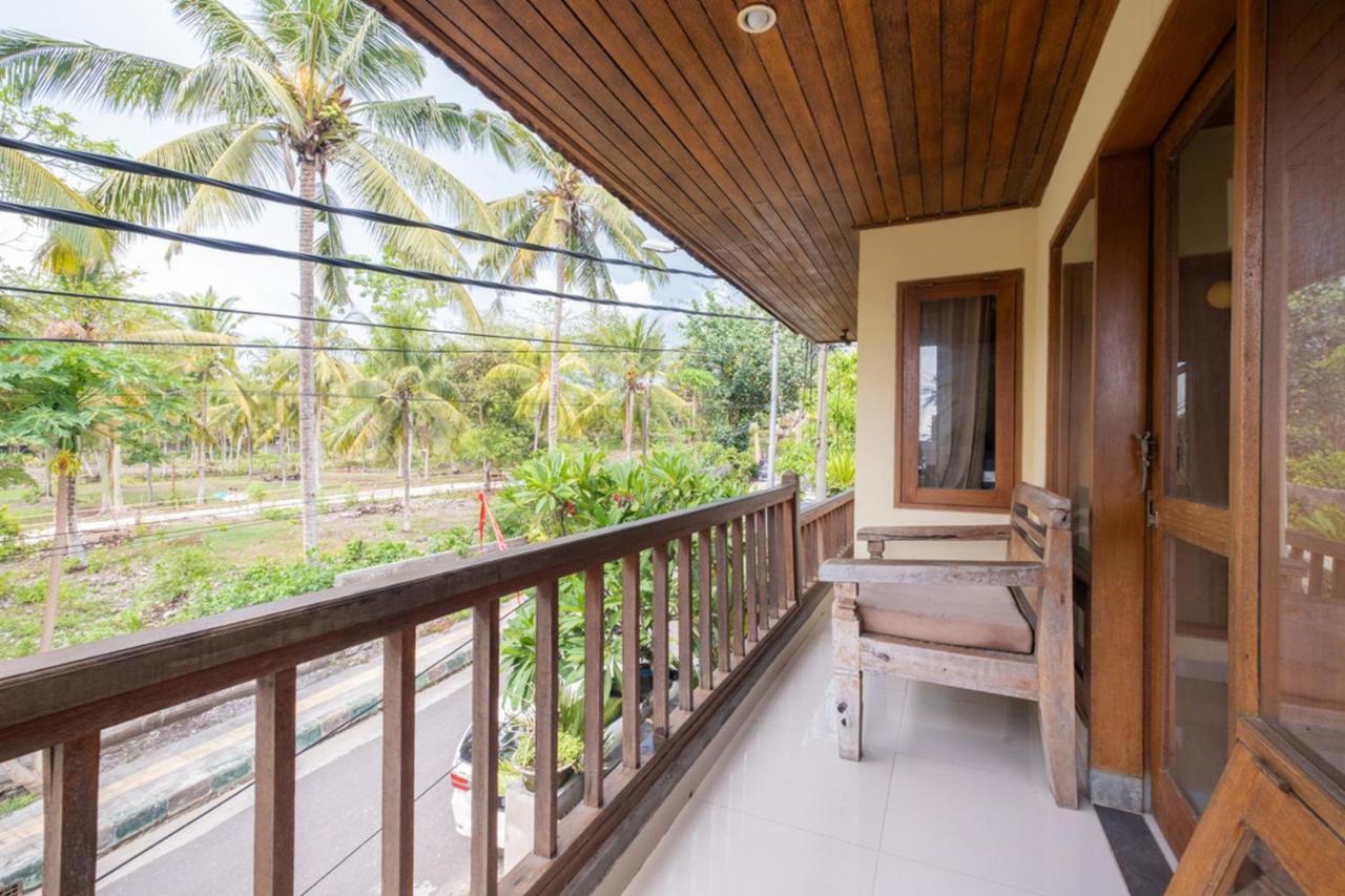The Point Surfcamp Bali Hotel Pulukan Exterior photo