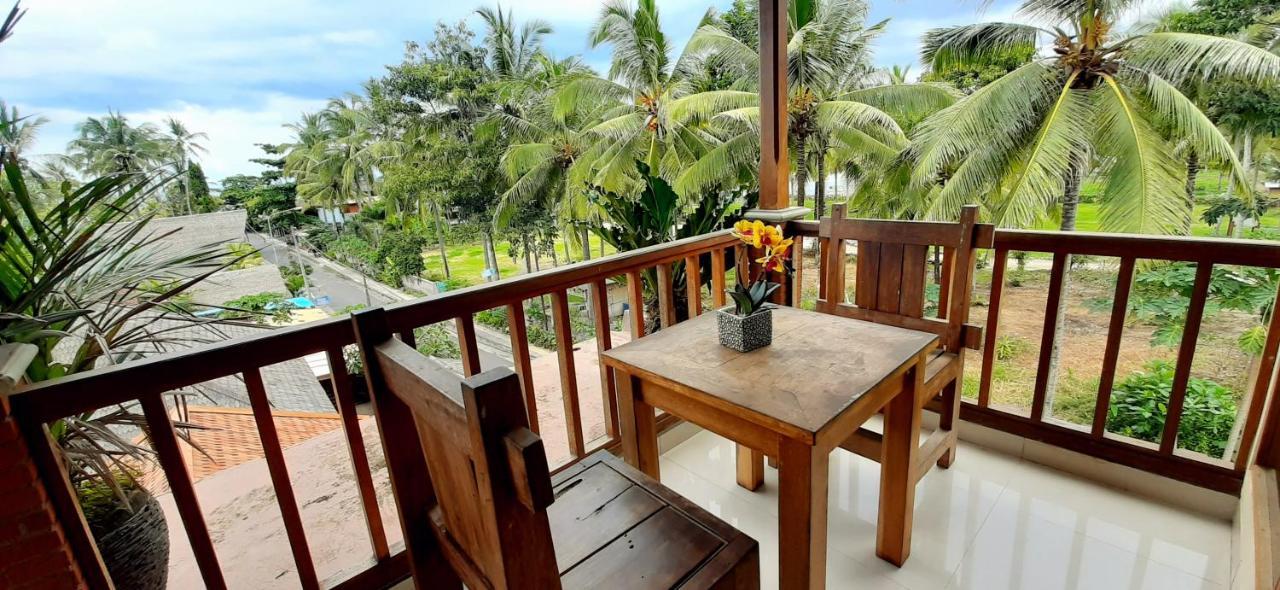 The Point Surfcamp Bali Hotel Pulukan Exterior photo