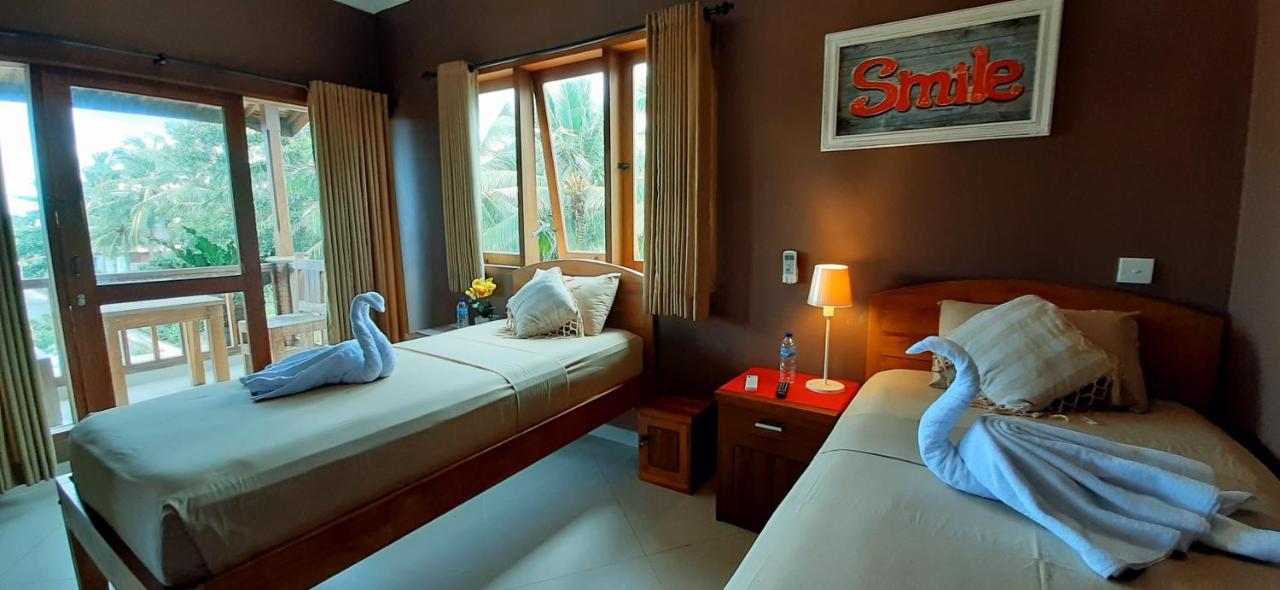 The Point Surfcamp Bali Hotel Pulukan Exterior photo